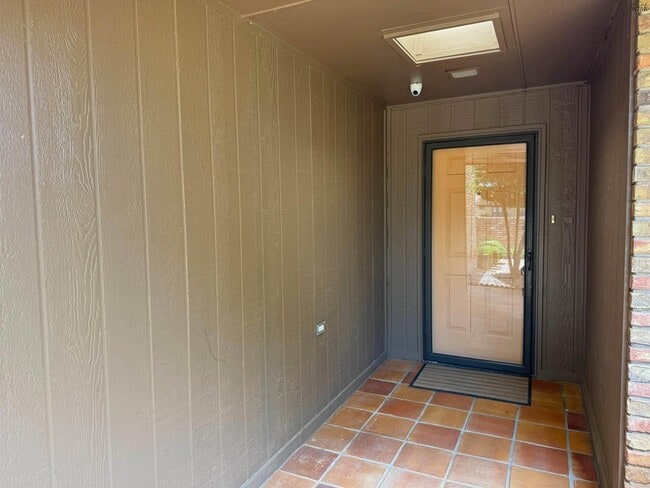 Building Photo - 2814 Mill Valley Dr