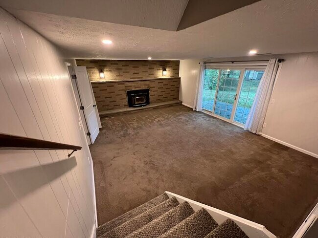 sala de estar - 662 River Rd