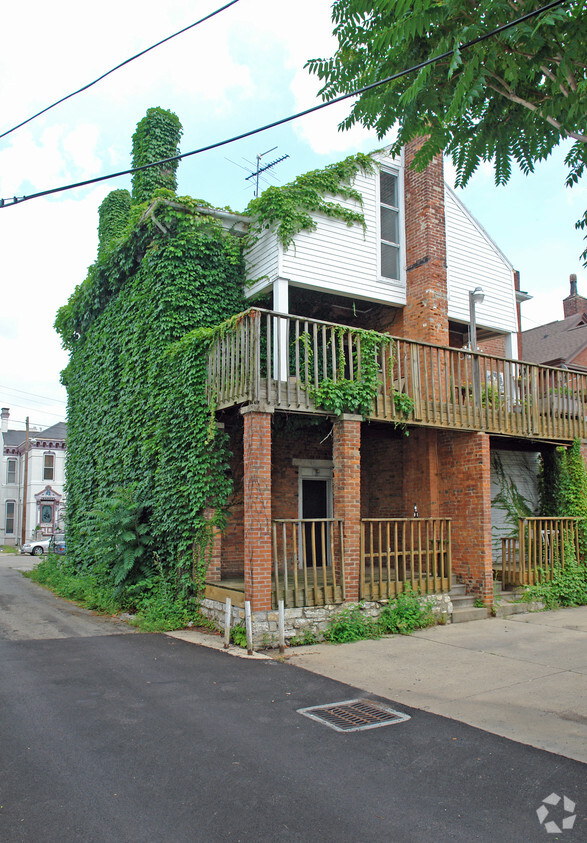 Building Photo - 17-19 Brown St