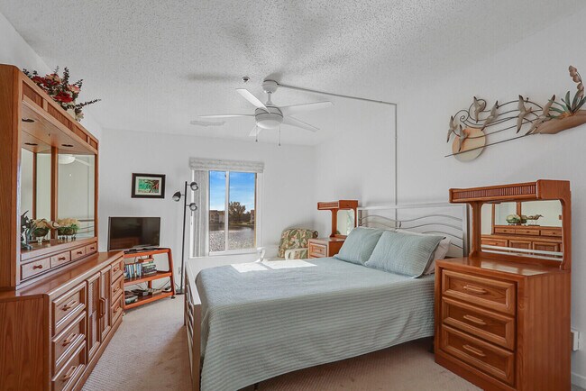 Foto del edificio - 4468 NE Ocean Blvd