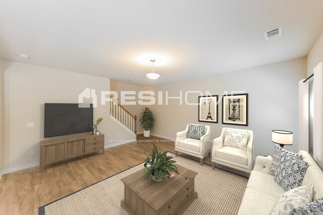 Building Photo - 10930 Woodland Dr