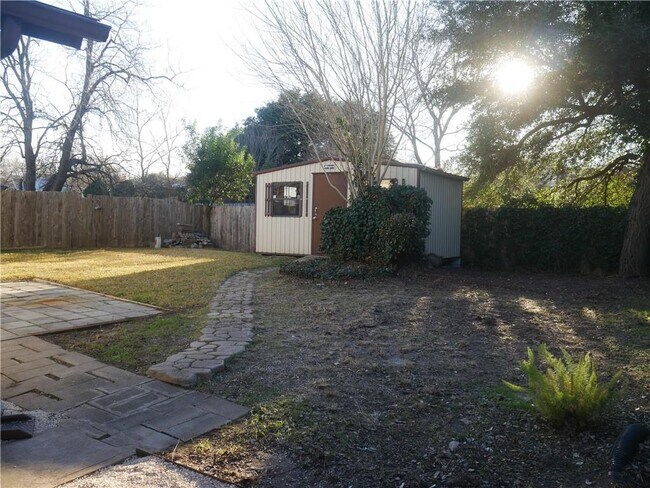 Building Photo - 5610 Peppertree Pkwy