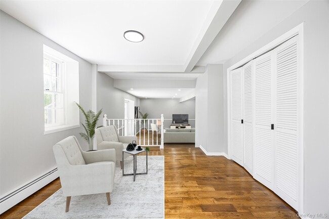 Building Photo - 12 State Line Rd