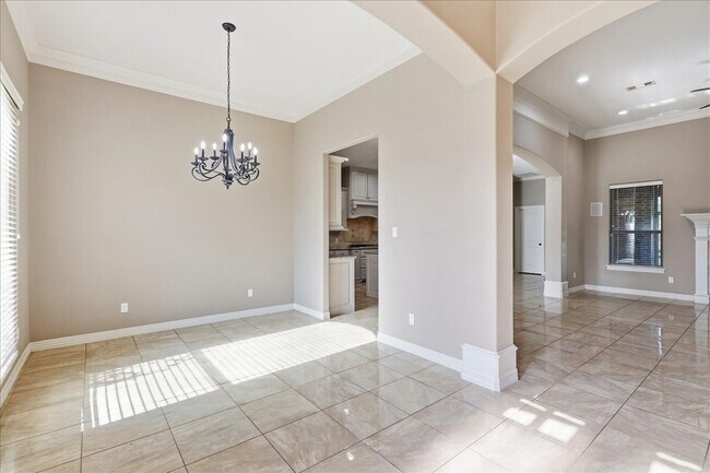 Building Photo - 160 Colonial Estates Dr