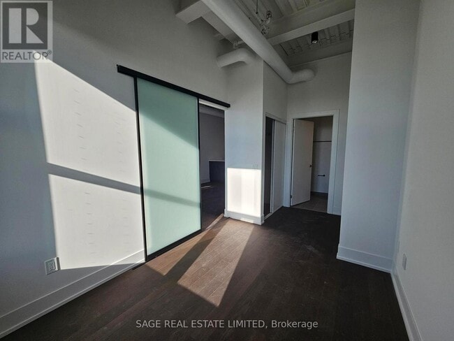 Building Photo - 150 Logan Ave