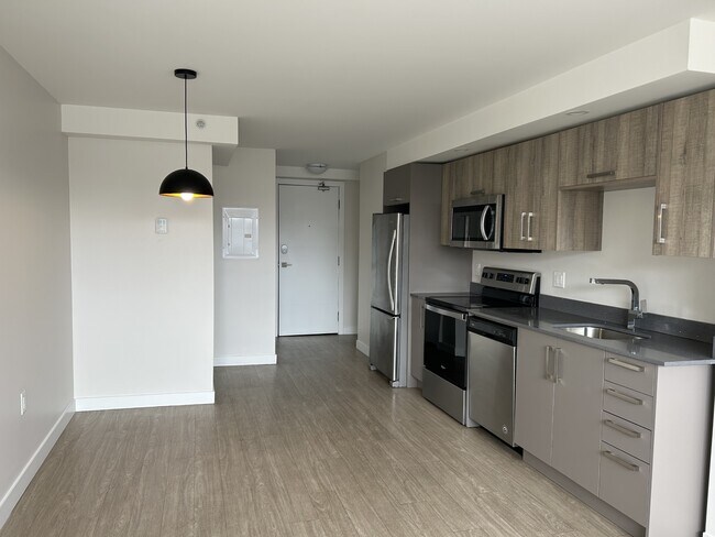 Photo du bâtiment - 5633-5633 Fenwick St