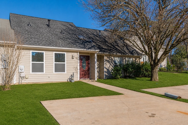 Building Photo - 9018 Stoneleigh Trce