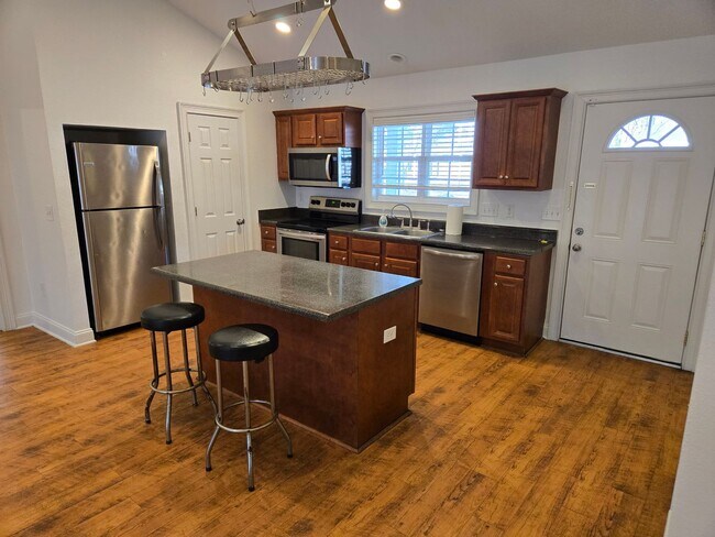 Foto del edificio - 802 W Longleaf Dr
