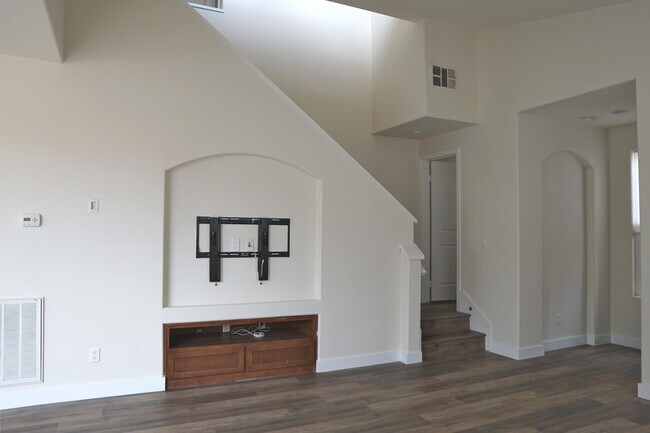 Building Photo - 52265 Desert Spoon Ct