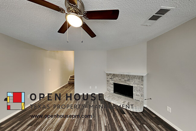 Building Photo - 1406 Ridgecreek Dr, Lewisville