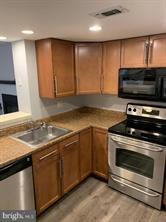 Kitchen - 15603 Easthaven Ct