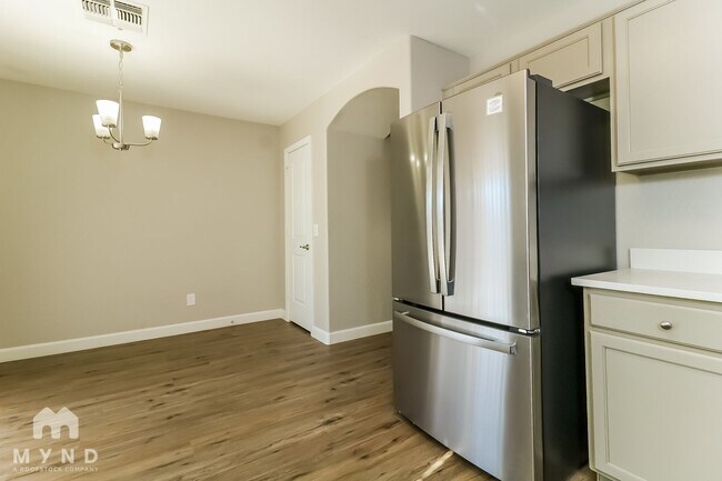 Foto del edificio - 12333 W Rosewood Dr