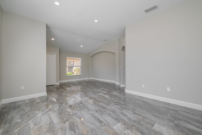 Building Photo - 8839 Cypress Hammock Dr