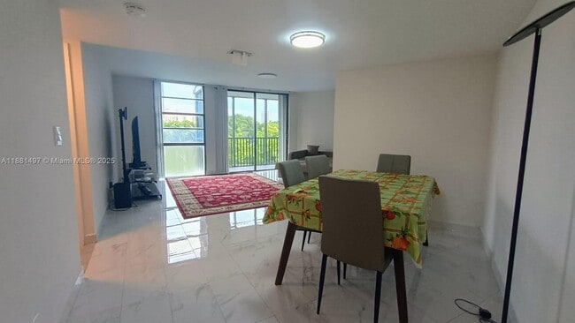 Foto del edificio - 3475 N Country Club Dr