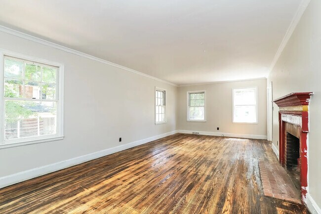 Building Photo - Room in Duplex on S Josephine Boyd St