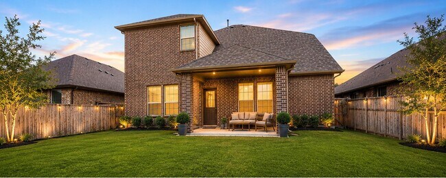 Foto del edificio - Exceptional Space, Designer Finishes & Award-Winning Aledo ISD