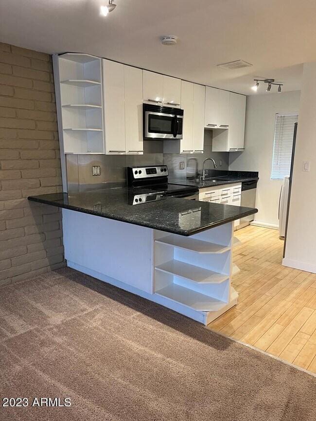Foto del edificio - 4354 N 82nd St