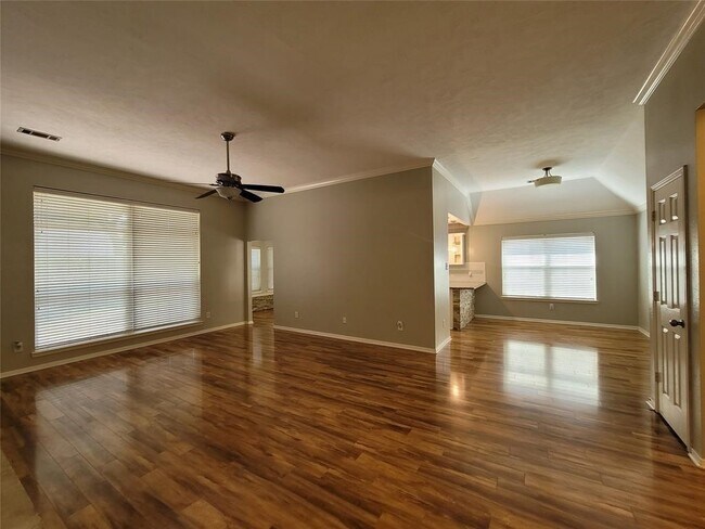 Foto del edificio - 8011 Aspen Dr