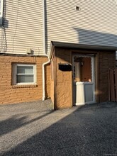 Building Photo - 34 Troy Ln