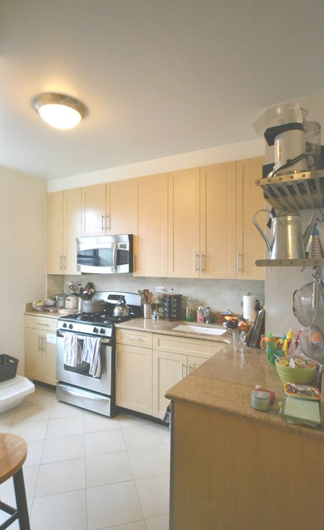 Foto del edificio - 6 W 107th St