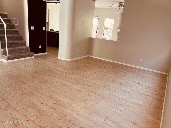Foto del edificio - 1914 N 106th Ln