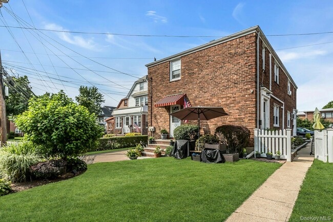 Building Photo - 53 Carnation Ave