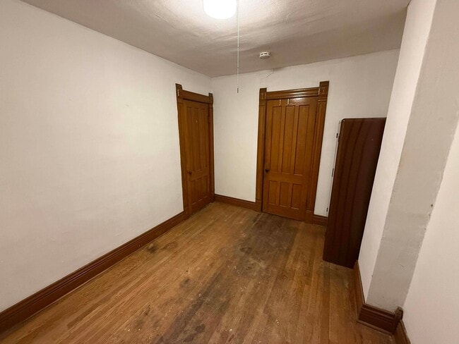 Building Photo - 208 Freeman Ave