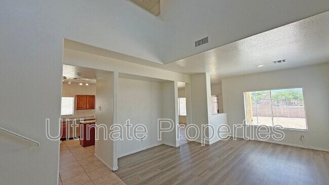 Foto del edificio - 6431 W Whyman Ave