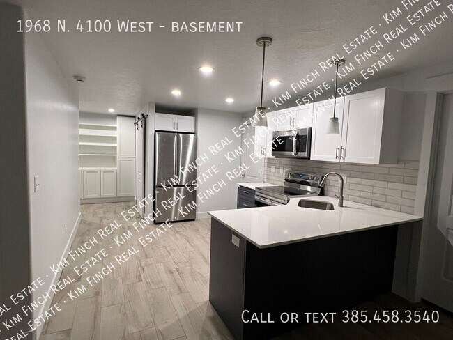 Foto del edificio - 1968 N 4100 W