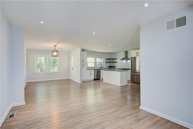 Building Photo - 3420 Elm Creek Dr