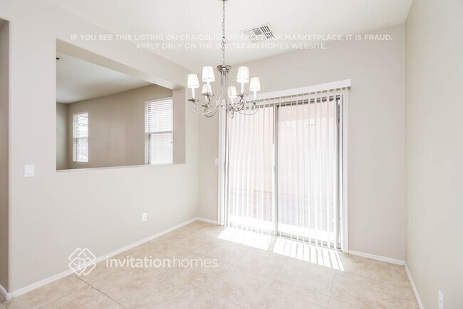 Building Photo - 615 S Buena Vista Ave