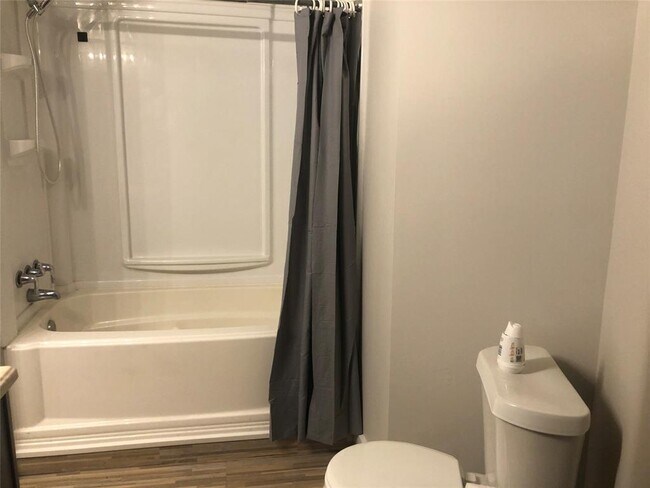 Building Photo - 2738 Pansy St