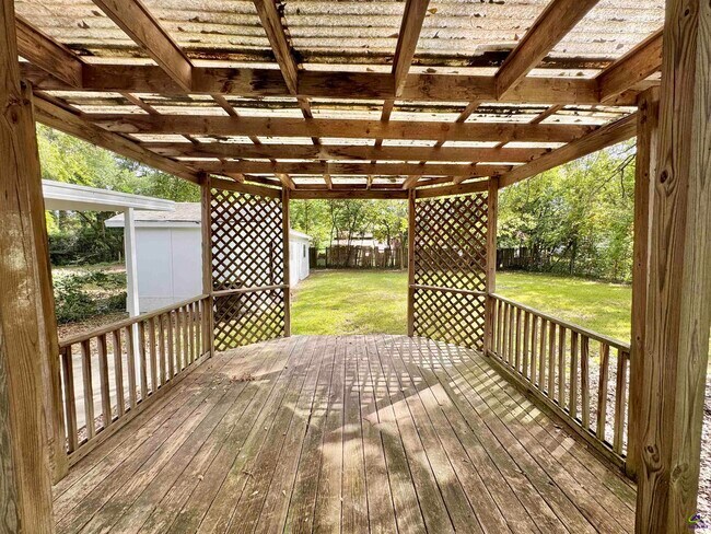 Foto del edificio - 1319 Laura Ave