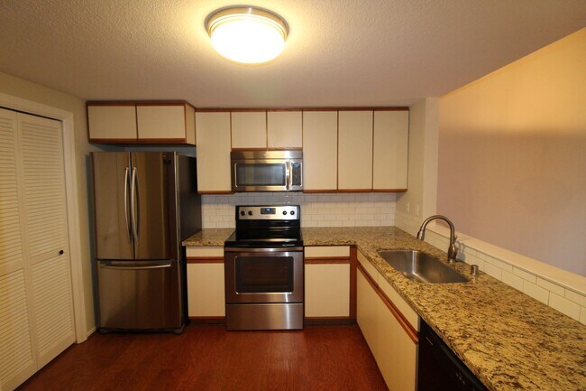 Foto del edificio - Alamo, Beautiful 1 bedroom 1 bath plus lof...