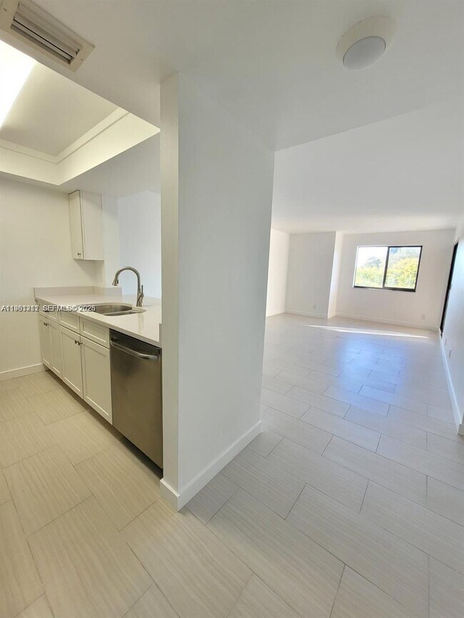 Foto del edificio - 10001 W Atlantic Blvd