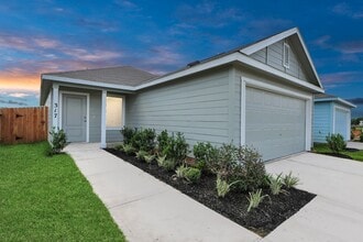 Building Photo - 317 Brandi Dr