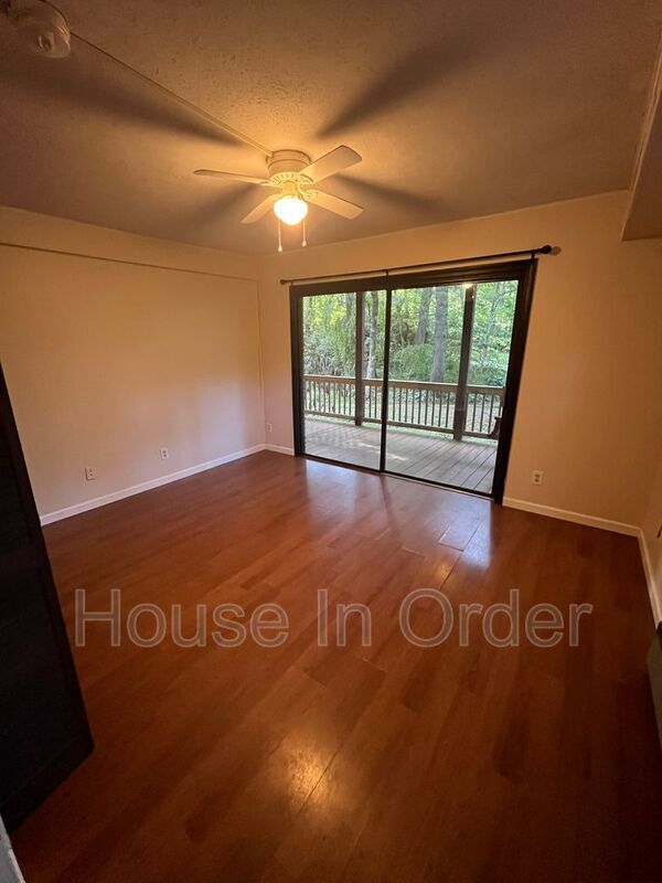 Foto del edificio - 1160 W Blue Ridge Rd