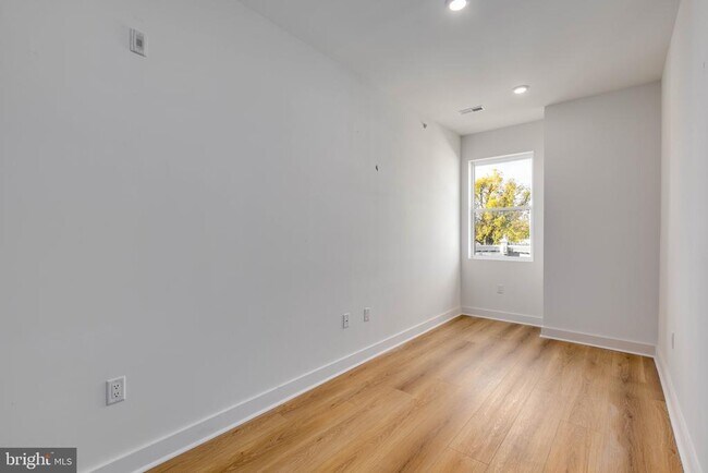 Foto del edificio - 1222 W Silver St