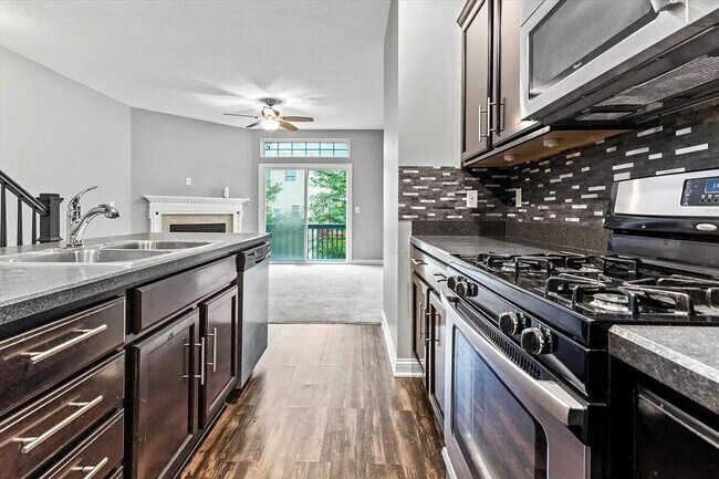 Building Photo - 332 Lemery Dr