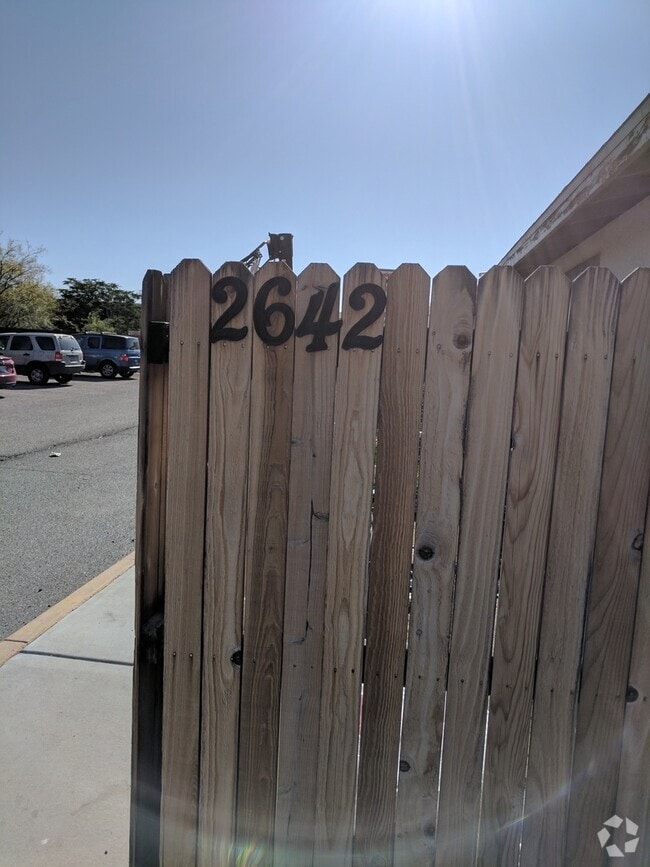 Building Photo - 2642 N Los Altos Ave