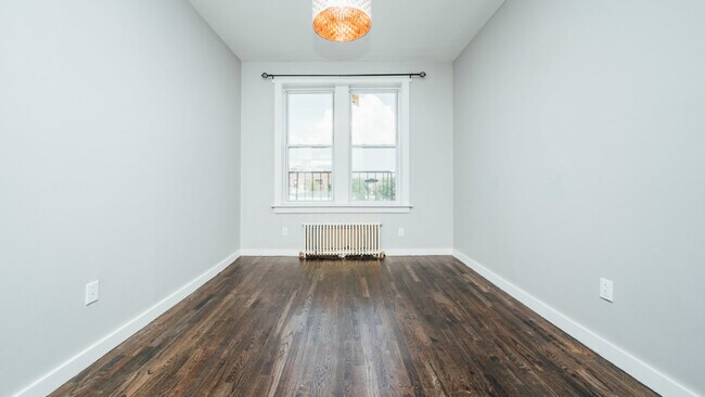 Building Photo - 321 Schaefer St