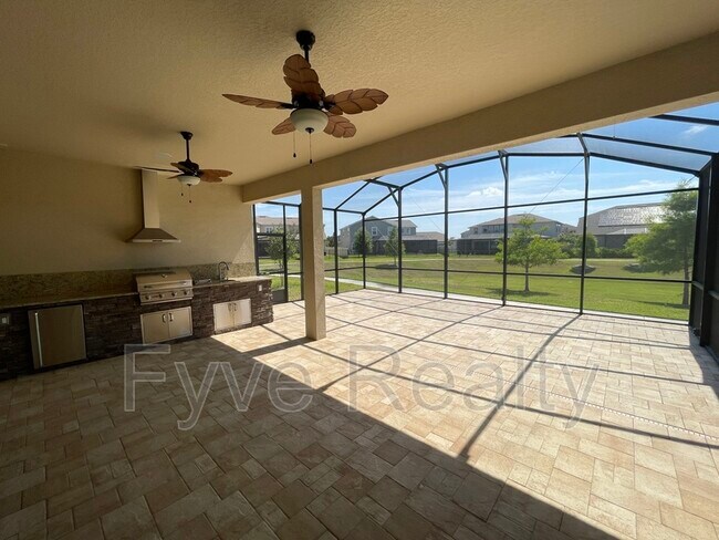 Building Photo - 637 Oxford Chase Dr