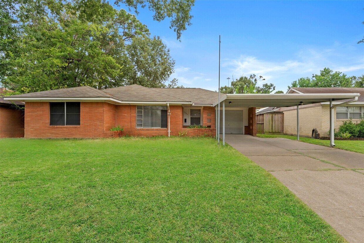 Foto principal - 1027 Stonecrest Dr