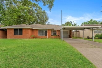 Building Photo - 1027 Stonecrest Dr