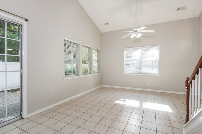 Foto del edificio - 1204 W Oaks Way