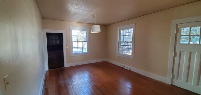 Foto del edificio - 2 Bedroom 1 Bathroom House!