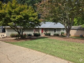 Building Photo - 870 Brookfield Pky