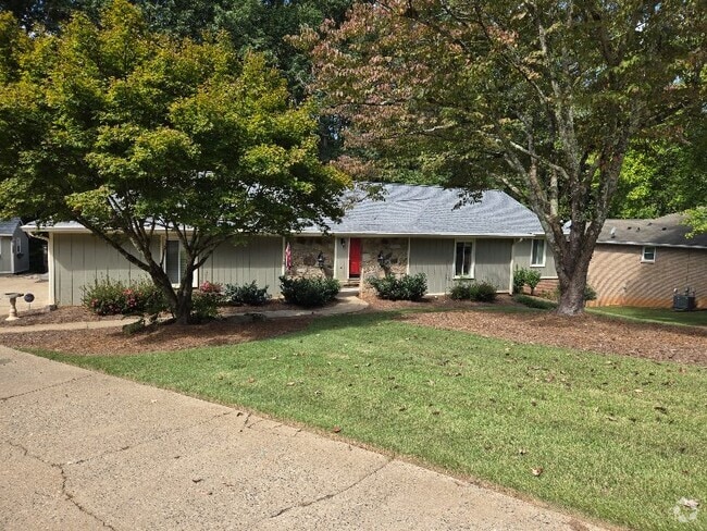 Building Photo - 870 Brookfield Pky