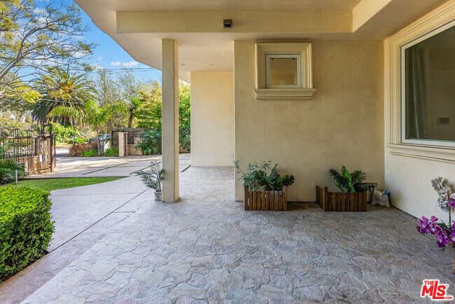 Foto del edificio - 391 S Saltair Ave