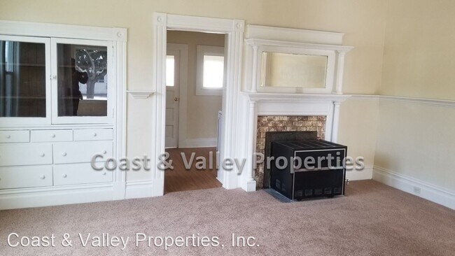Foto del edificio - 2 br, 1.5 bath House - 220 Central Ave.